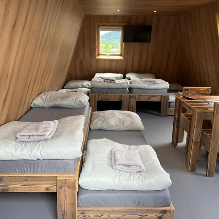Kemping Rodinny 6 Luzkovy S Vyhledem Na Jezero Milada